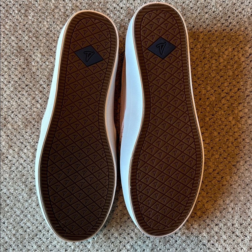 Sperry size 10 Light Pink Perforated Slip-Ons - Picture 4 of 5